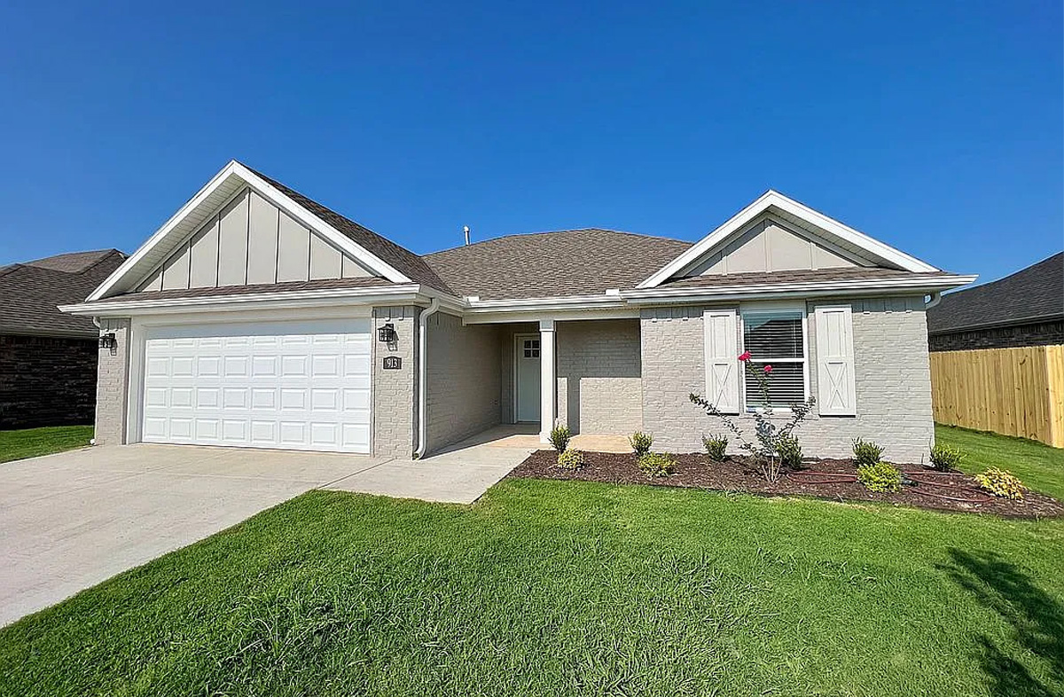 913 Sugar Pine St, Springdale, AR 72762