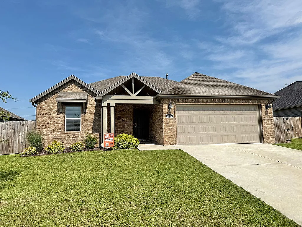 3205 Ethan Dr